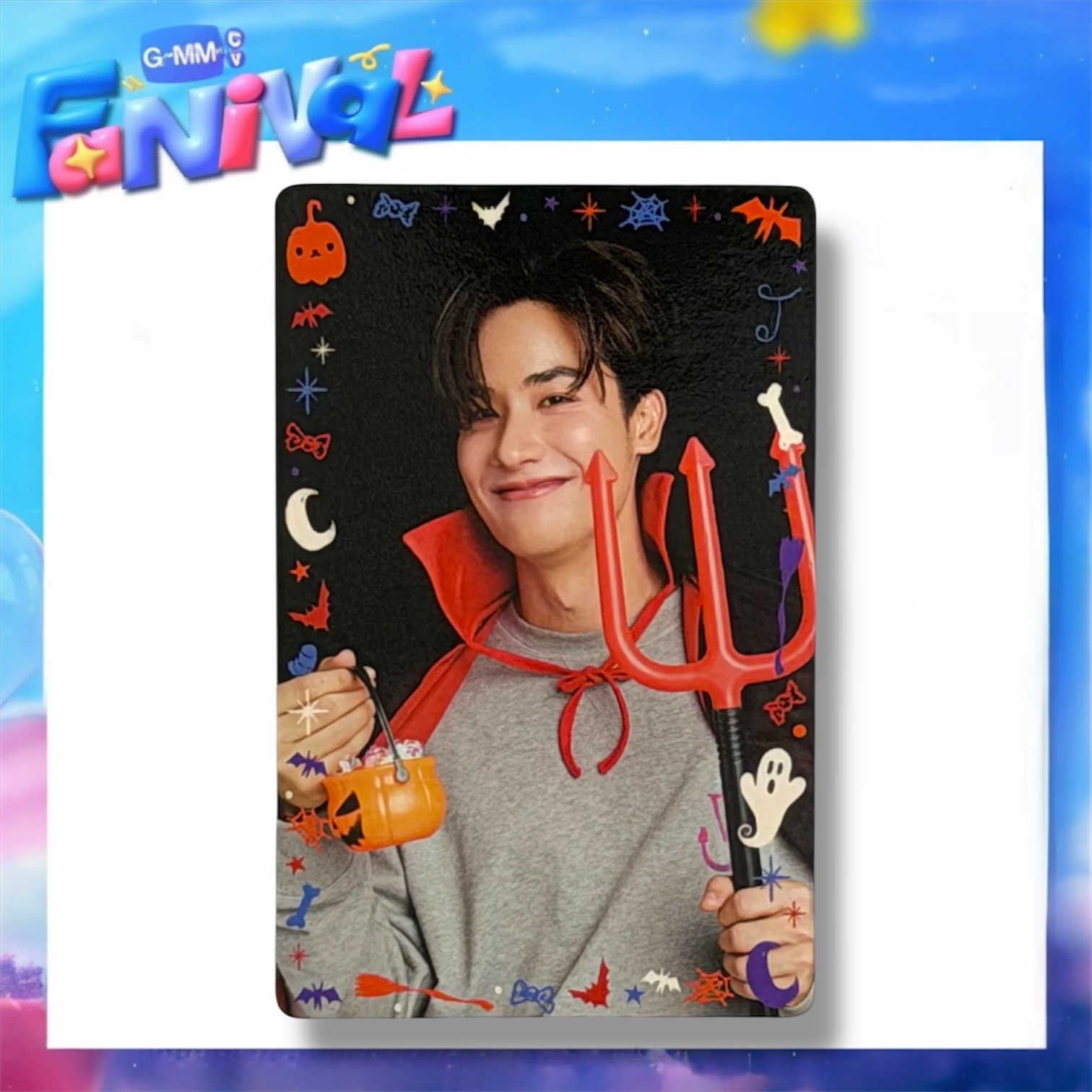 Tay Too Cute to Spook Photocard
